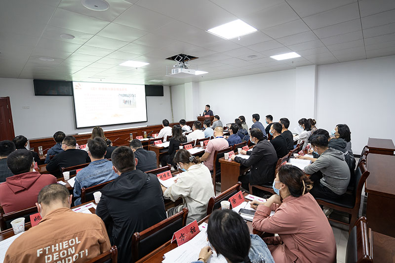 屯溪區國投集團召開2021年度黨支部書記抓黨建工作述職評議會