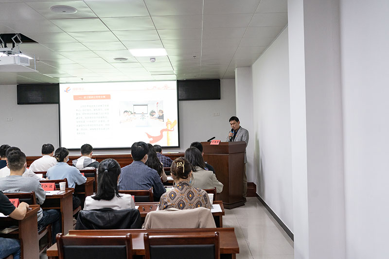 屯溪區國投集團召開2021年度黨支部書記抓黨建工作述職評議會