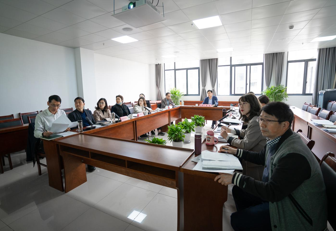 屯溪區召開國投集團一季度經營管理專題匯報會