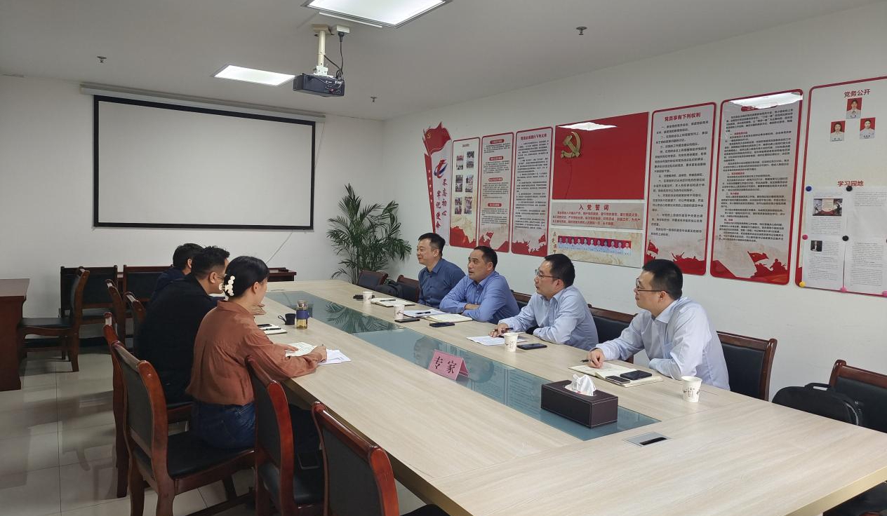 上海浦發銀行到屯溪區國投集團開展座談交流