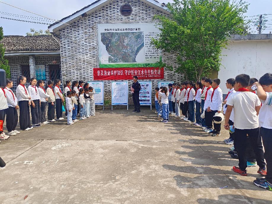 區關工委組織學生到實驗茶場開展茶文化主題實踐活動